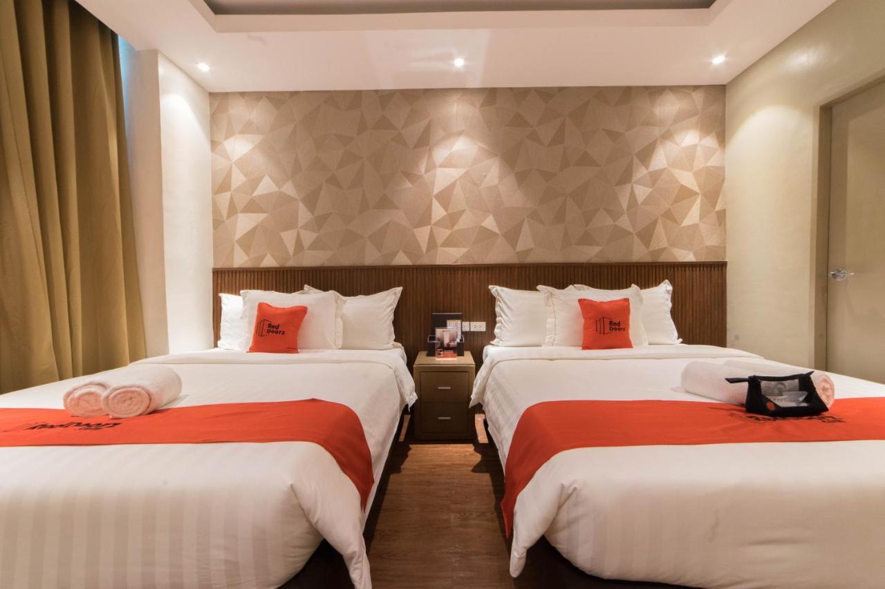 Reddoorz Premium @ South Triangle Quezon City Exterior photo